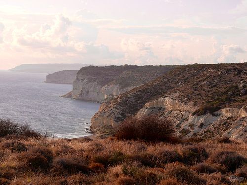 Uitzicht op de kustlijn van Cyprus