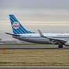 KLM Boeing 737-800 passagiersvliegtuig in retro kleuren. van Jaap van den Berg
