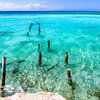 Atemberaubende Wasserfarben an der Küste von Aruba von Arthur Puls Photography