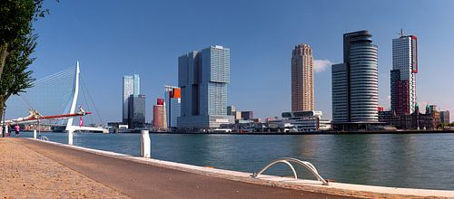 Rotterdam skyline panorama aan de Maas zicht op &quot;Kop van Zuid&quot;