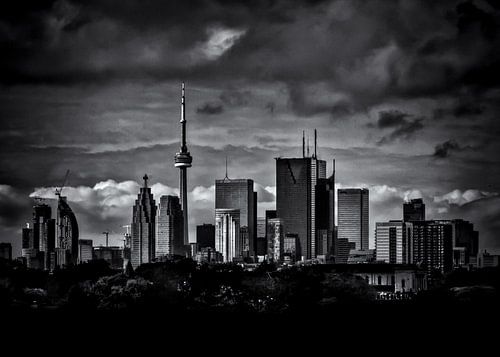 Skyline van Toronto vanaf de Pape Ave-brug nr. 2