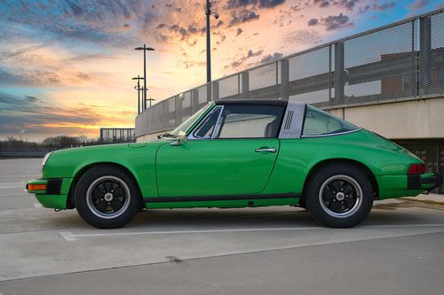 1974 Porsche 911 targa in emerald green metallicic