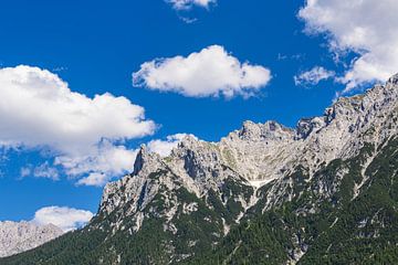 Uitzicht op het Karwendelgebergte bij Mittenwald