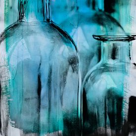Digitaal schilderij, flessen in blauwe tinten. van Ellen Driesse