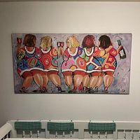 Photo de nos clients:  Cheering ladies par Vrolijk Schilderij, sur toile