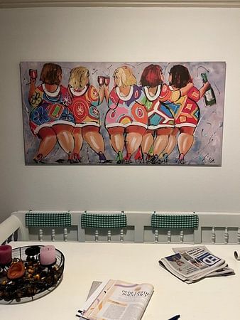 5 Cheering Thick Ladies