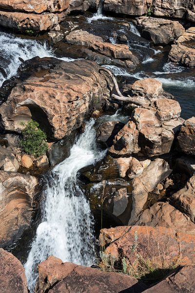 waterfall at the bourkes potholes in south africa van ChrisWillemsen