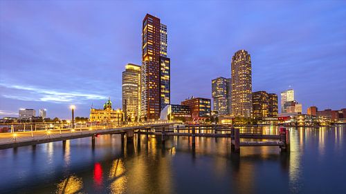 Avondbeeld van Kop van Zuid, Rotterdam, Nederland