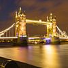 Towerbridge Londen in avondlicht van Hilda Weges