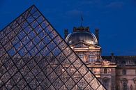 Pyramide de verre dans la cour du musée du Louvre, Paris par Christian Müringer Aperçu