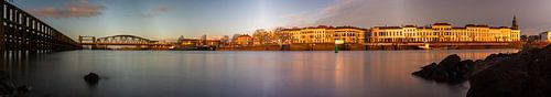 Panorama van  de oude ijsselbrug in Zutphen