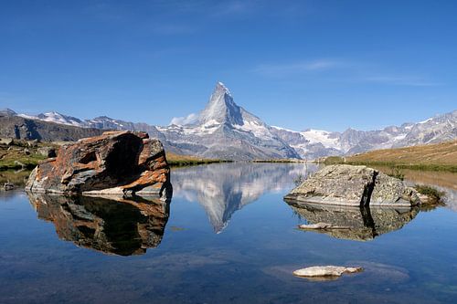 Blick auf das Matterhorn vom Stellisee in den Schweizer AlpenBlick auf das Matterhorn vom Stellisee
