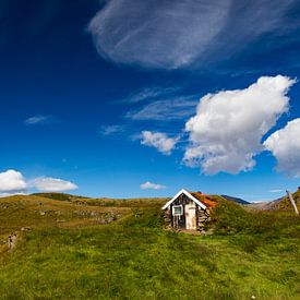 Hütte in den Hügeln von Mario Verkerk