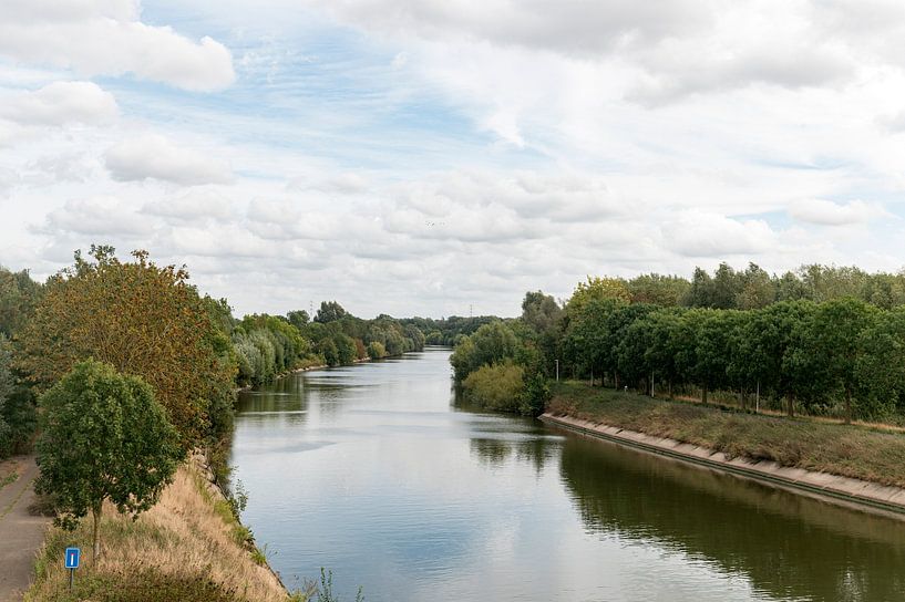 Wevelgem Leie by Richard Wareham