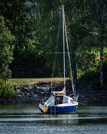 Sailing boat at the Förmitz reservoir by Andreas Hauck