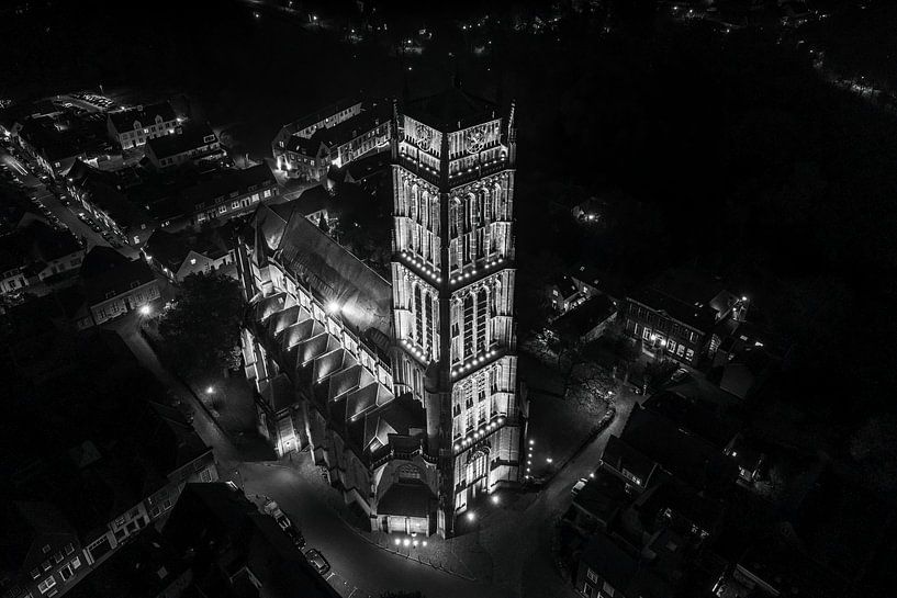 Sint Maartens Tower of Zaltbommel in Black and White at night by Jan Hermsen