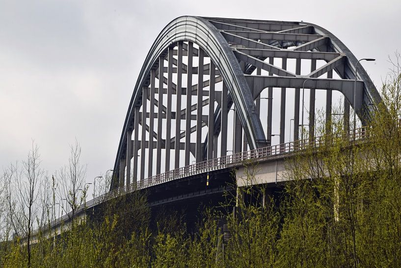 Alte Stahlbogenbrücke Lek-Brücke über den Fluss Lek zwischen Vianen und Nieuwegein von Robin Verhoef