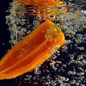 sweet pepper in water sur Carla Odink