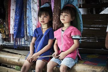 2 langnek meisjes uit Myanmar van Karel Ham