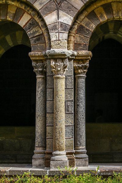Romaanse zuil van Gerard Notenboom