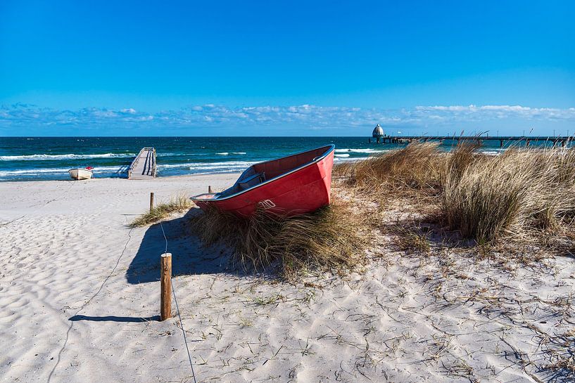 Vissersboten aan de Oostzeekust bij Zingst op de Fischland-Da van Rico Ködder