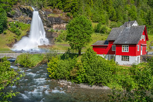 Steinsdalsfossen-Wasserfall, Vestland, Norwegen