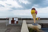 Boulevard in Normandie met ijsje van Marleen Dalhuijsen thumbnail
