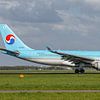 Avion de ligne Airbus A330-200 de Korean Air. sur Jaap van den Berg
