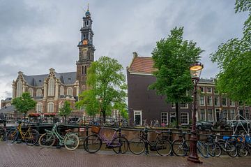 Westerkerk gezien vanaf de Bloemgracht in Amsterdam