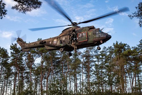 Eurocopter Cougar AS 532U2 Hubschrauber (Fastrope)