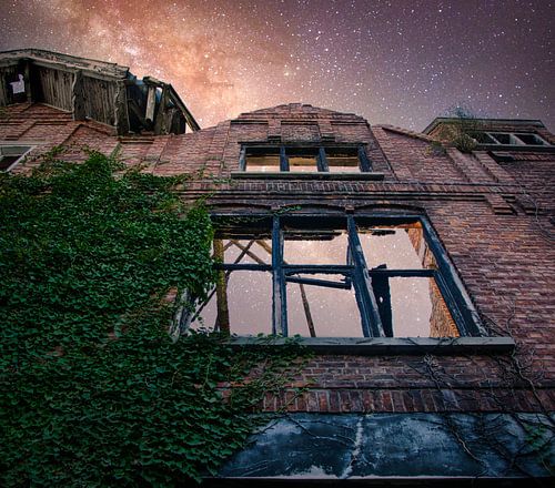 Urbex with stars by Niels Hemmeryckx