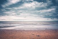 Eenzaam strand bij eb van Cuxhaven aan de Duitse Noordzeekust