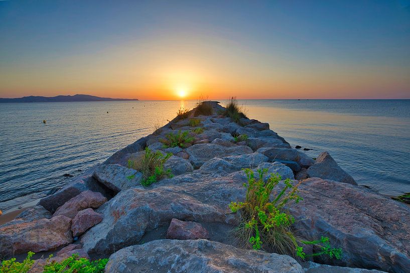 Lever de soleil dEmpuries St. Marti par Henrys-Photography