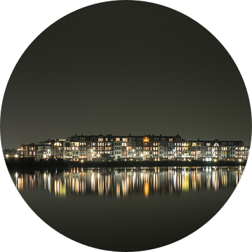 Avondfoto van reflectie van Spakenburg Zuyderzee aan het Eemmeer