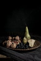 herfst fruit op houten bord|  fine art stilleven fotografie in kleur | print muur kunst