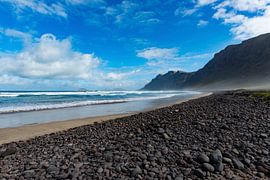 Playa de Famara, Lanzarote by Walter G. Allgöwer