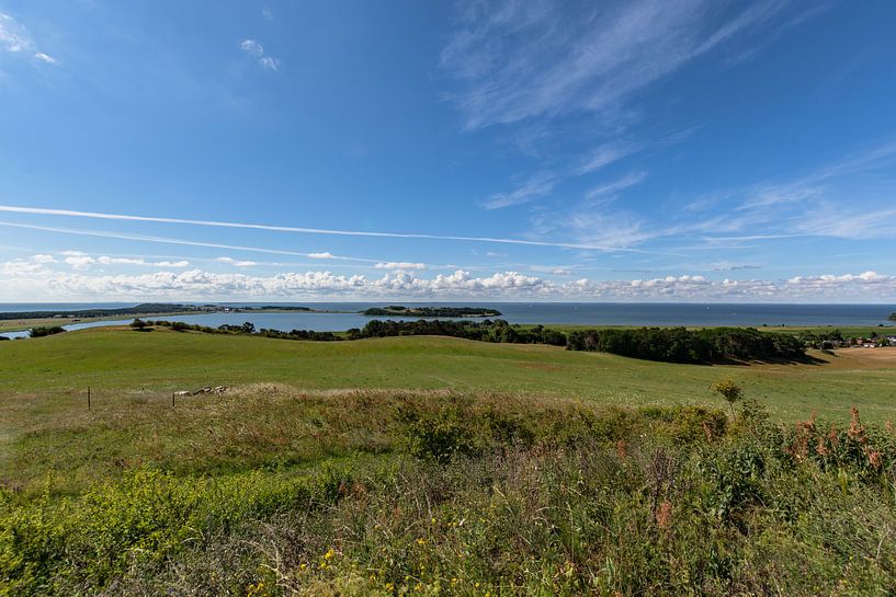 Groß Zicker, Blick zum Klein Zicker, den Zicker See und die Ostsee, Rügen von GH Foto & Artdesign