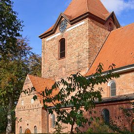 St.-Johannis-Kirche in Oldenburg in Ostholstein von Gisela Scheffbuch