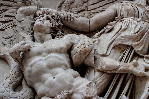 Dramatic sculpture
