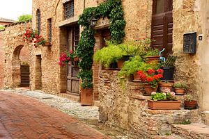 Mediterrane Gasse - Certaldo in der Toskana