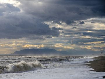 Malaga par temps de tempête sur Peter Laarakker