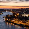 Avond valt in Porto, Portugal van Renzo Gerritsen