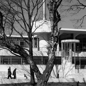 excursie naar Sanatorium Zonnestraal van Jan Duiker by Peter de Ruig