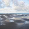 Strukturen und Spiegelungen am Strand bei Wissant (Opalküste, Frankreich) von Birgitte Bergman