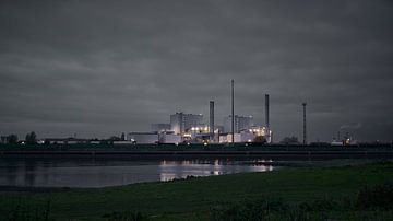 Müllheizkraftwerk am Ufer der Elbe in Magdeburg
