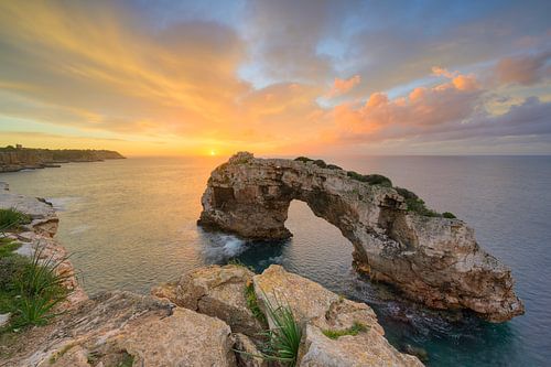 Ein neuer Tag beginnt über Es Pontàs auf Mallorca