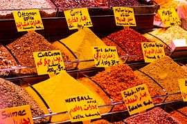 Épices sur Oguz Özdemir