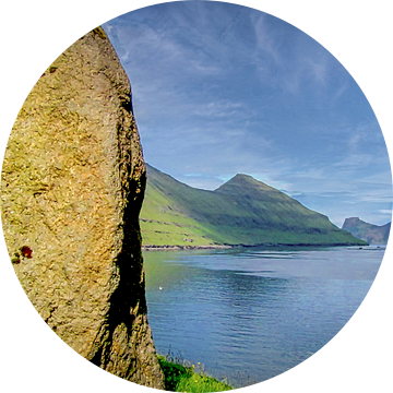 Zicht op de baai, Faroer eilanden van Rietje Bulthuis