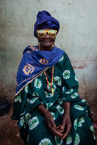 Zonnige zonnebril - Portret Afrikaanse Vrouw