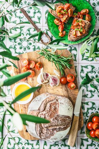Mediterranean summer table by Annette Spaan